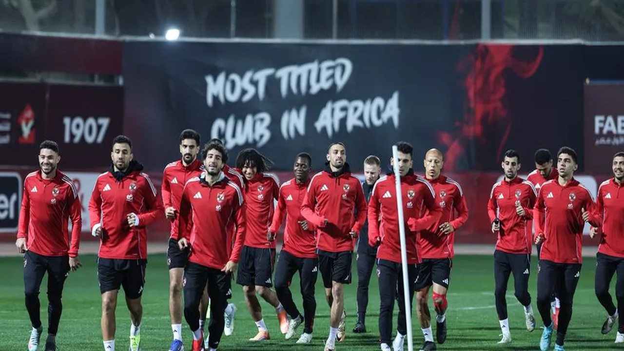 لاعب الأهلي المُعار يودع زملاءه تمهيدا للعودة للتتش.. ومكافأة منتظرة